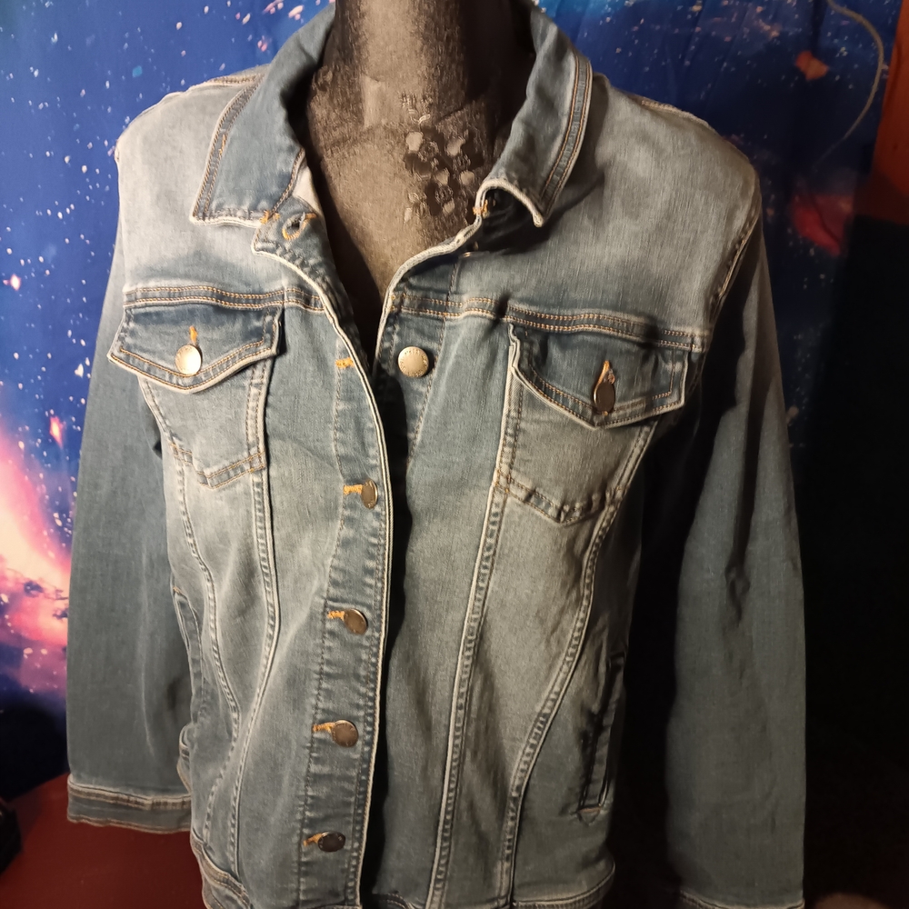 Well Worn Denim Trucker Jacket XL Blue Medium Wash Button Front Classic Fit